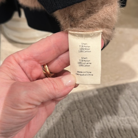 Gorgeous sweater perfect condition! Worn once - Picture 4 of 4